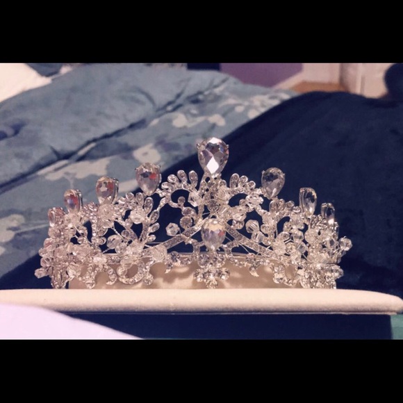 Tiara - Picture 2 of 4